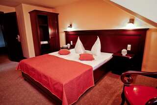Отель Hotel Lacu Rosu Лаку-Рошу Улучшенный двухместный номер с 1 кроватью или 2 отдельными кроватями-6